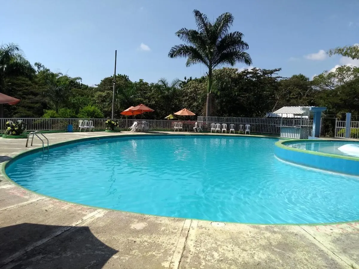 Centro Vacacional El Saman Cali